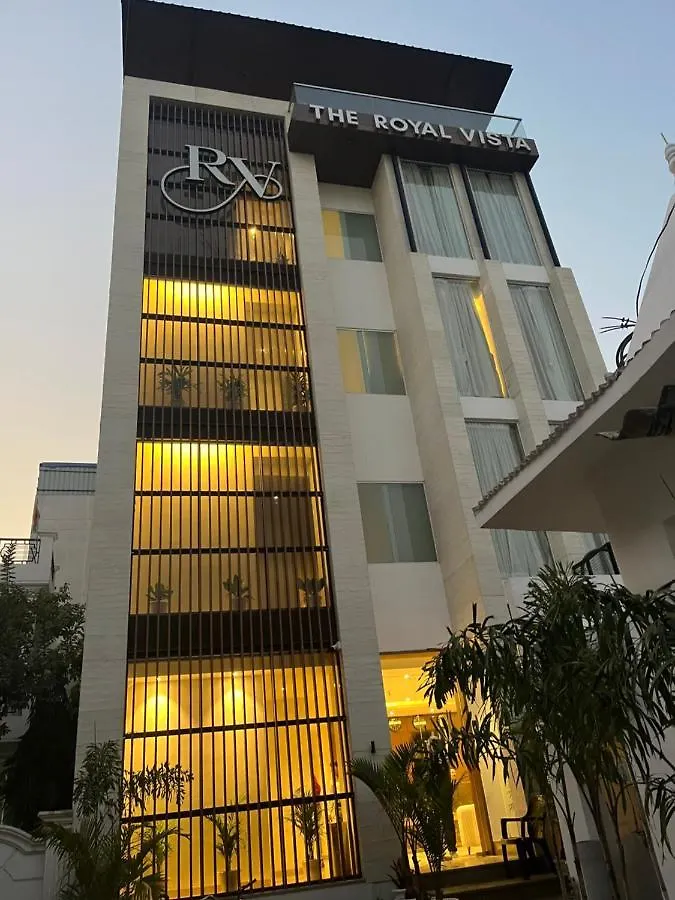Hotel The Royal Vista Varanasi