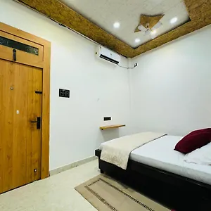  Guest house Aura