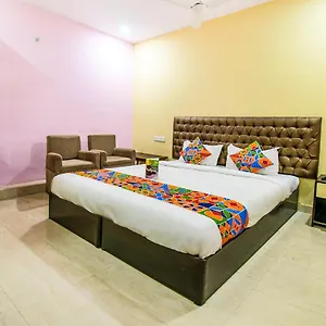 3* Hotel Sarweshwary