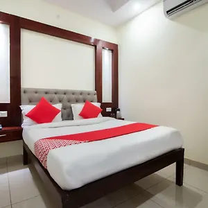 3* Hotel Oyo 48380 Satkar